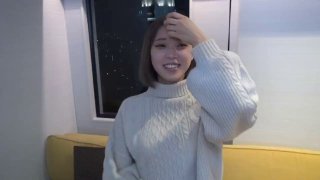 [精品推荐] 看著勃起肉棒想要吞吐嘴巴服侍