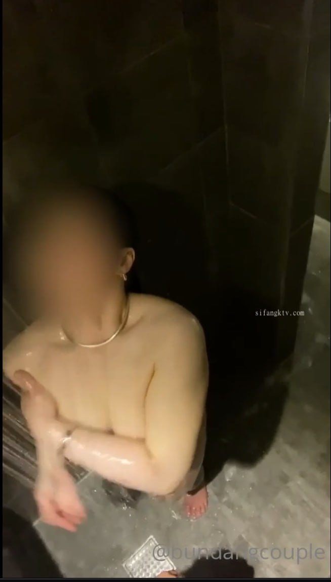和姐妹一起做爱呗老公发现，忍不住加入